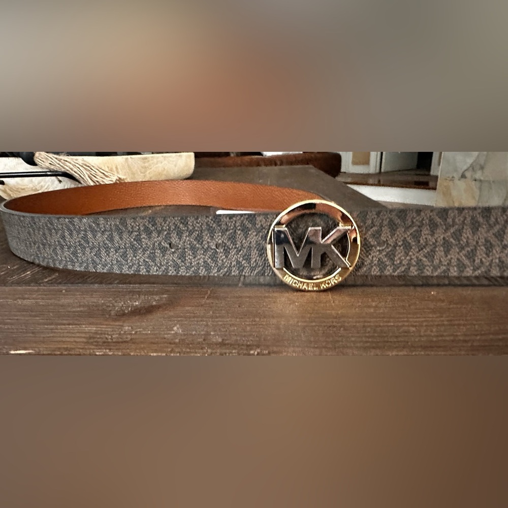 Michael Kors Signature reversable Brown Belt with Gold Buckle